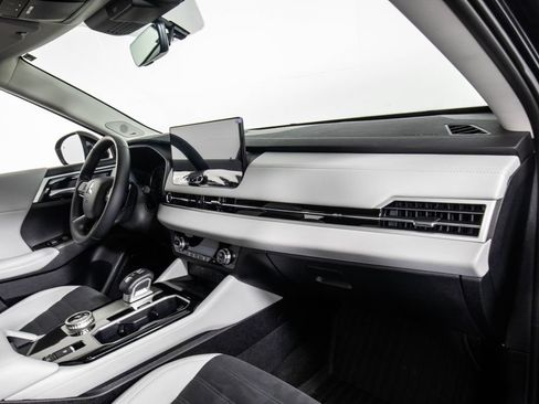 Used 2025 Mitsubishi Outlander SE FWD image 18
