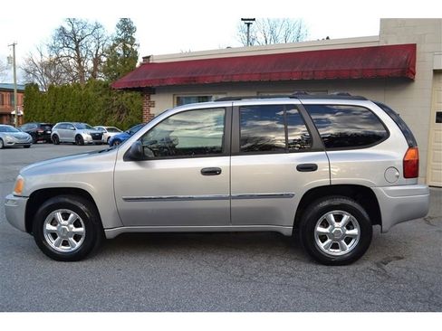 Used 2007 GMC Envoy SLE image 2