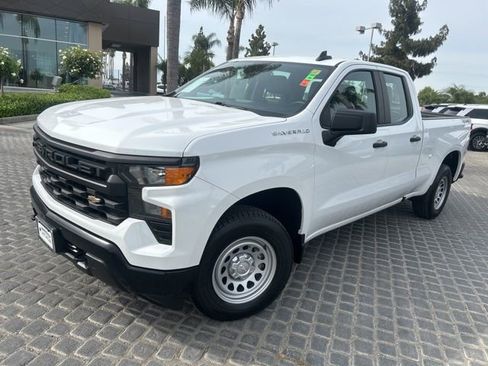 Used 2022 Chevrolet Silverado 1500 W/T w/ Trailering Package AWD/4WD image 2