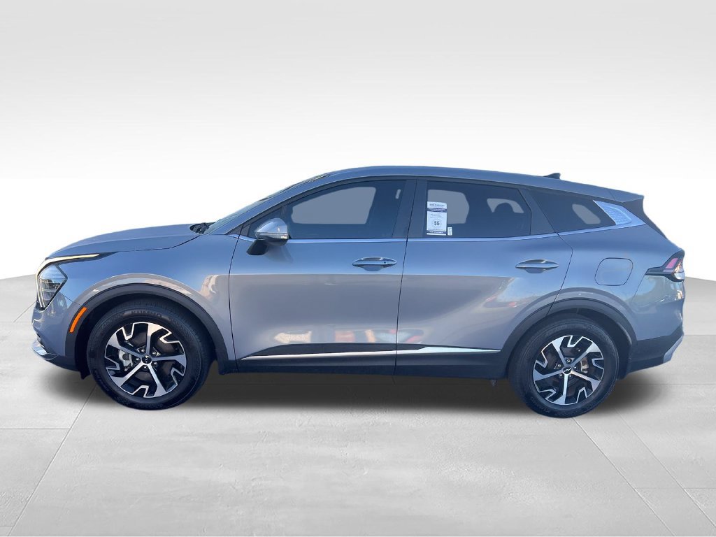 Used 2024 Kia Sportage EX FWD image 2