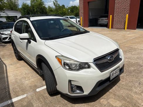 Used 2016 Subaru Crosstrek 2.0i Premium AWD/4WD image 2