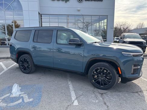 New 2026 Jeep Grand Wagoneer Summit AWD/4WD image 39