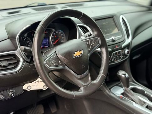Used 2019 Chevrolet Equinox LT w/ Driver Convenience Package FWD image 9