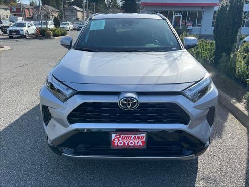 Certified 2025 Toyota RAV4 SE AWD/4WD image 5