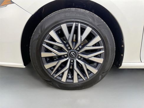 Used 2023 Nissan Altima 2.5 SV image 29