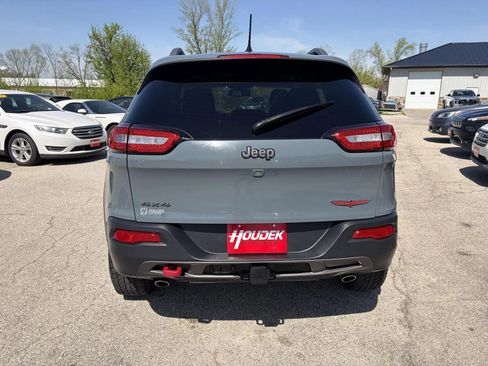 Used 2015 Jeep Cherokee Trailhawk AWD/4WD image 7