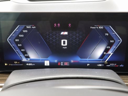 Used 2025 BMW X7 M60i image 8