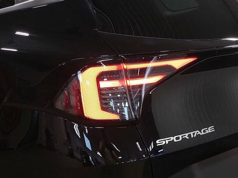 New 2026 Kia Sportage LX image 42