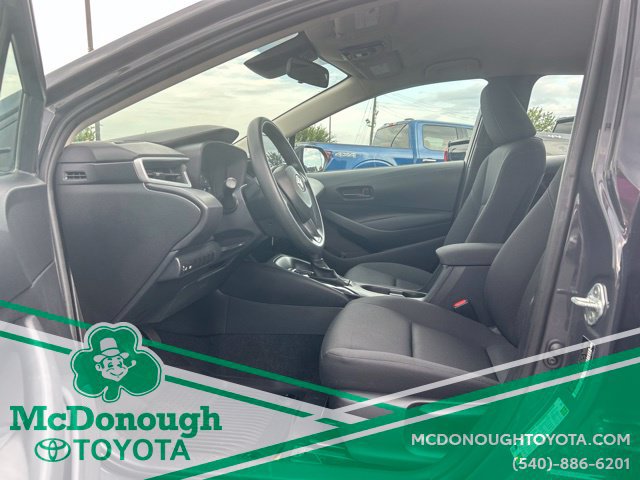 Used 2024 Toyota Corolla LE FWD image 2