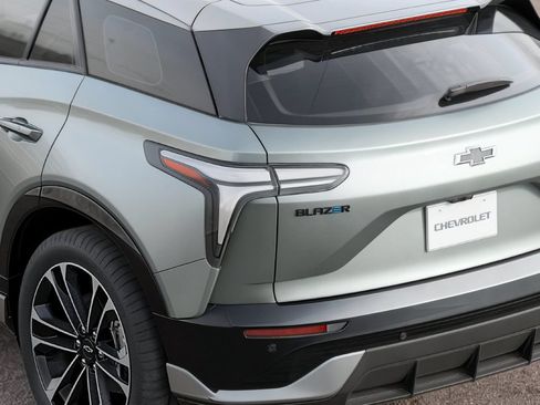 New 2026 Chevrolet Blazer EV SS AWD/4WD image 5