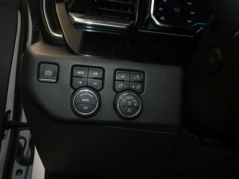 Used 2023 Chevrolet Silverado 1500 LTZ w/ LTZ Convenience Package II AWD/4WD image 15