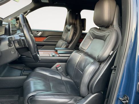 Used 2018 Lincoln Navigator L Reserve w/ Technology Package AWD/4WD image 9