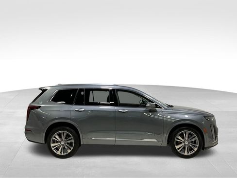 Used 2022 Cadillac XT6 Premium Luxury w/ Technology Package image 4