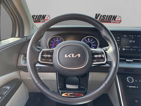 Used 2023 Kia Carnival LX image 23
