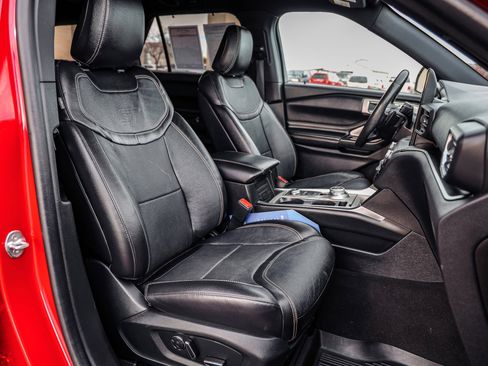 Certified 2020 Ford Explorer ST w/ ST Street Pack image 12