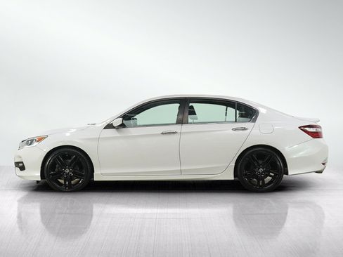 Used 2016 Honda Accord Sport image 2