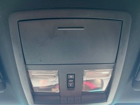 Used 2009 Dodge Challenger R/T image 16