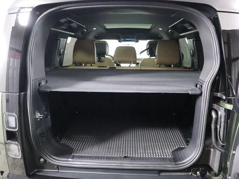 New 2026 Land Rover Defender 110 X-Dynamic SE image 30