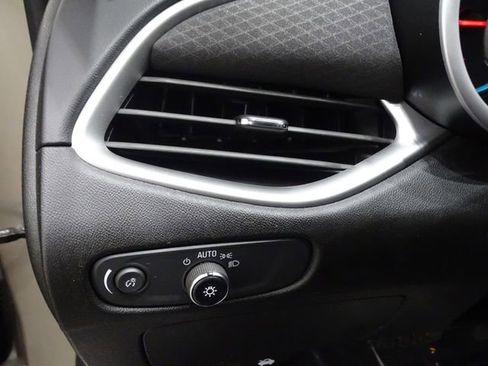 Used 2022 Chevrolet Malibu LT FWD image 17