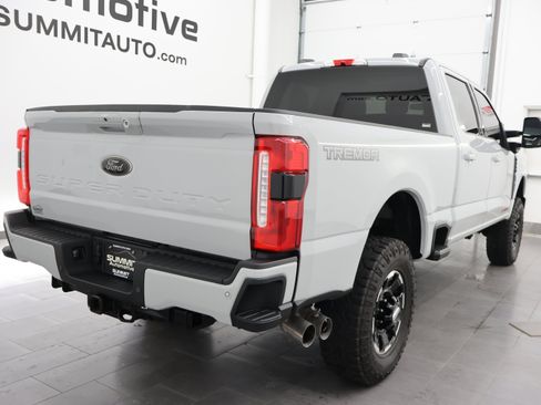 Used 2025 Ford F250 XLT w/ Black Appearance Package AWD/4WD image 4