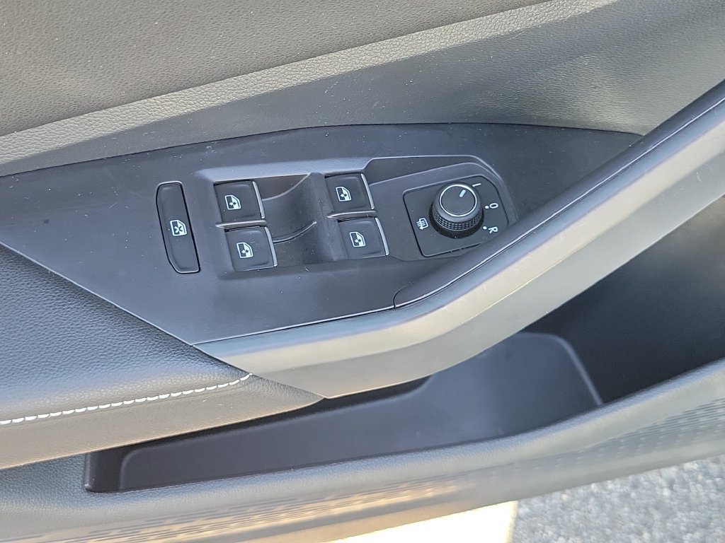 Used 2025 Volkswagen Jetta S FWD image 18