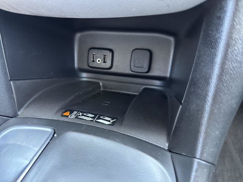 Used 2018 Chevrolet Equinox Premier FWD image 28