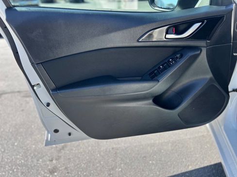 Used 2015 MAZDA MAZDA3 i Touring FWD image 8