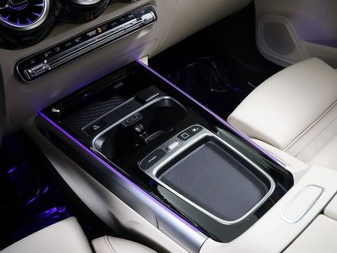 Certified 2025 Mercedes-Benz GLB 250 4MATIC image 22