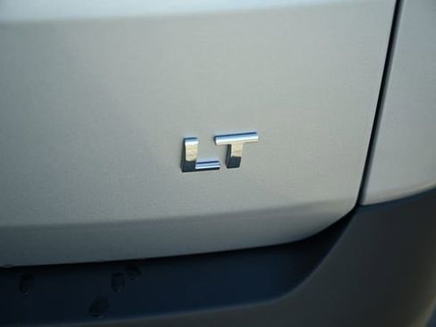 Used 2020 Chevrolet Traverse LT w/ LT Premium Package image 11