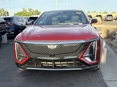 Used 2024 Cadillac Lyriq Tech RWD image 2