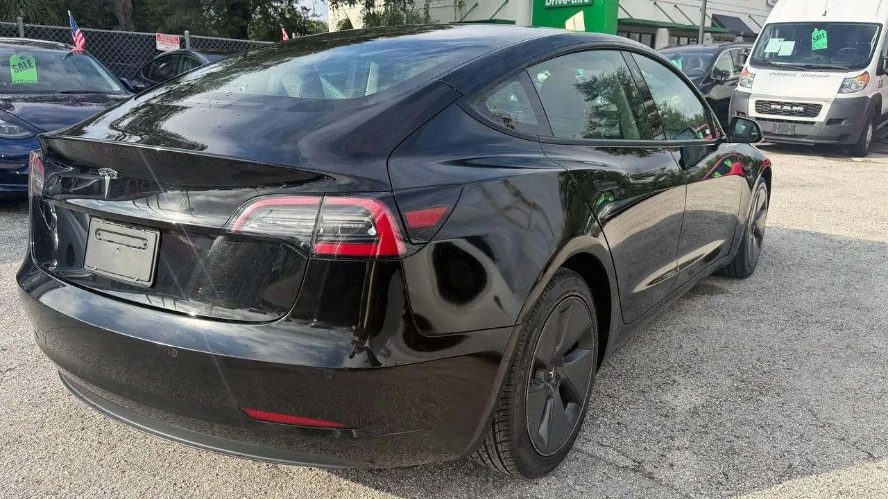 Used 2022 Tesla Model 3 RWD image 6