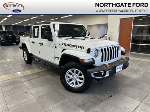 Used 2023 Jeep Gladiator Sport image 1