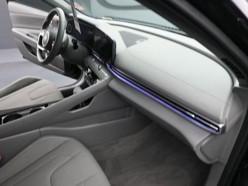 Certified 2024 Hyundai Elantra SEL w/ Convenience Package image 29