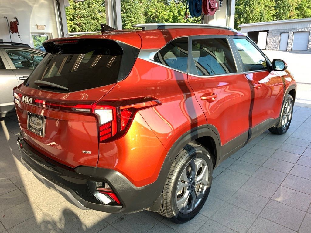 Used 2024 Kia Seltos S AWD/4WD image 16