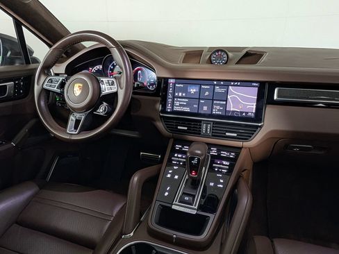 Used 2020 Porsche Cayenne Turbo AWD/4WD image 22