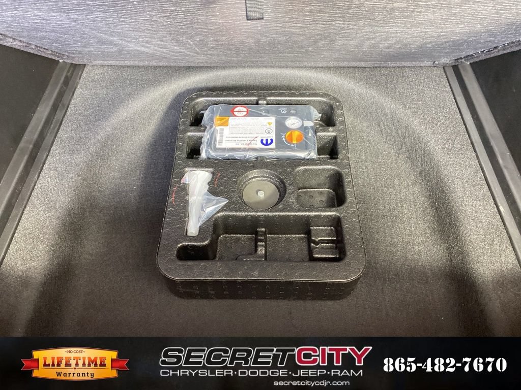 New 2026 Jeep Compass Latitude AWD/4WD image 32