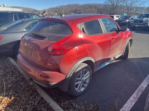 Used 2011 Nissan Juke SV image 3