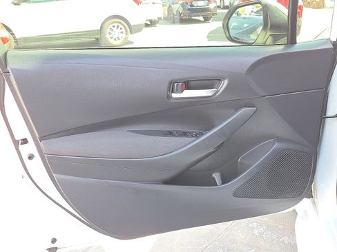 Used 2021 Toyota Corolla LE w/ Carpet Mat Package (TMS) image 8