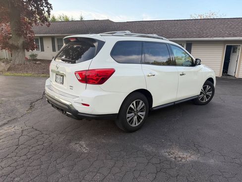Used 2018 Nissan Pathfinder SV w/ SV Tech Package AWD/4WD image 8