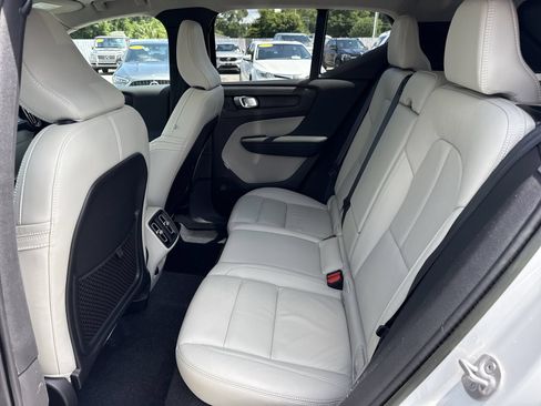 Certified 2024 Volvo XC40 B5 Plus AWD/4WD image 10
