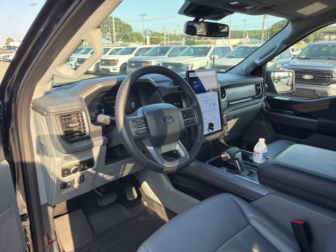 Used 2025 Ford F150 Lightning Flash AWD/4WD image 11