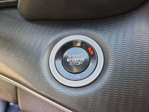 Used 2025 Jeep Grand Cherokee Laredo RWD image 25
