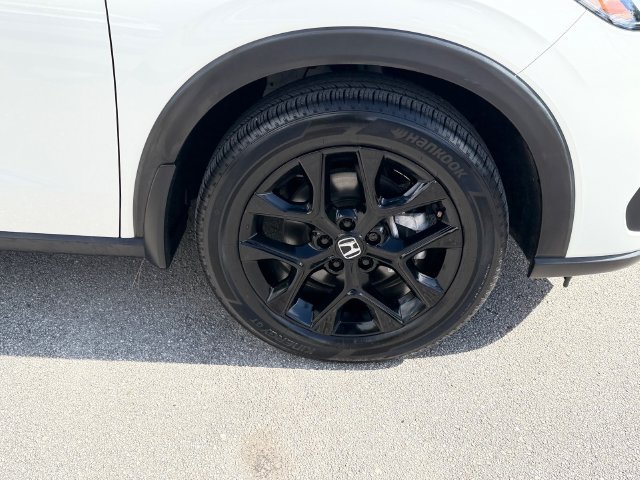 Certified 2025 Honda HR-V Sport image 10