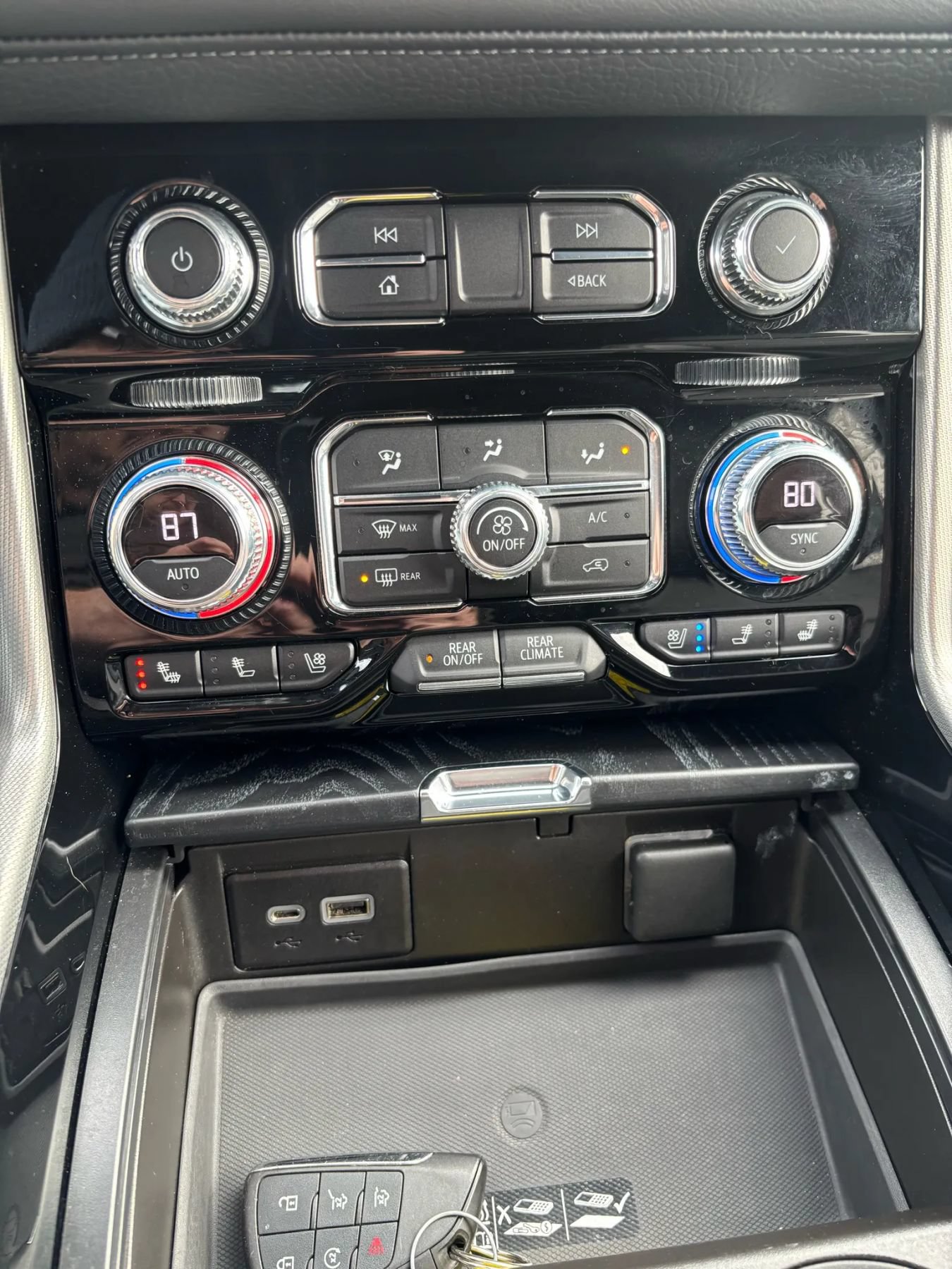 Used 2021 GMC Yukon Denali AWD/4WD image 18