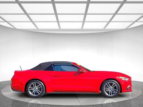 Used 2017 Ford Mustang Premium image 4