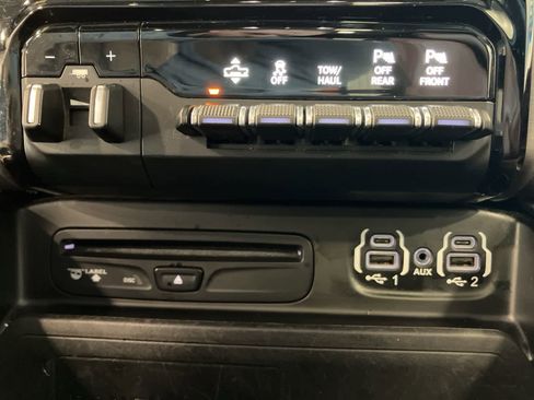 Used 2019 RAM 1500 Laramie Longhorn AWD/4WD image 23