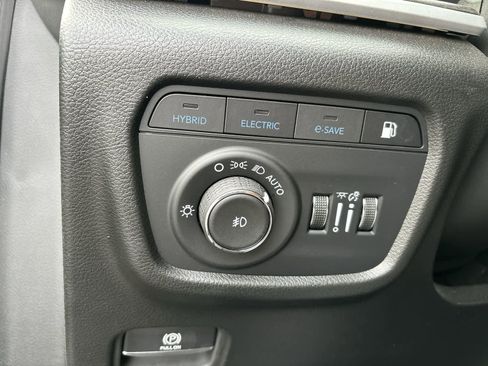 Used 2024 Jeep Grand Cherokee Limited 4xe w/ Luxury Tech Group II image 7