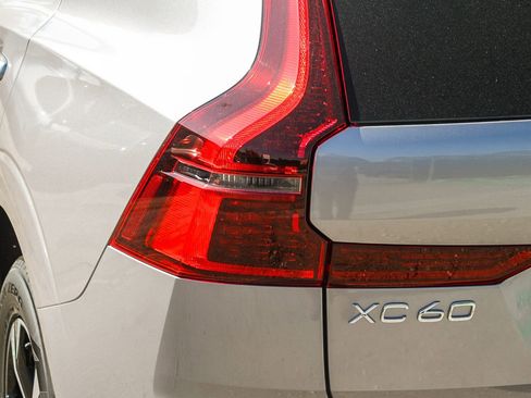 New 2026 Volvo XC60 B5 Core image 9