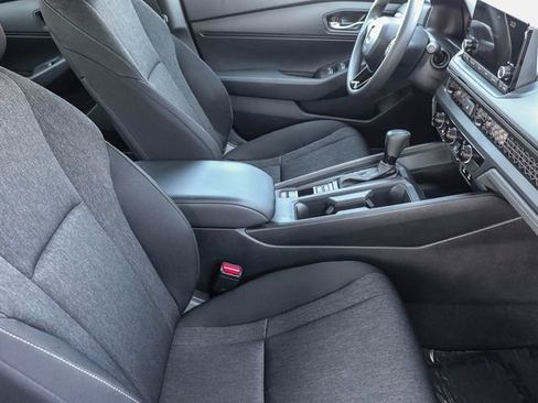 Used 2025 Honda Accord LX image 18