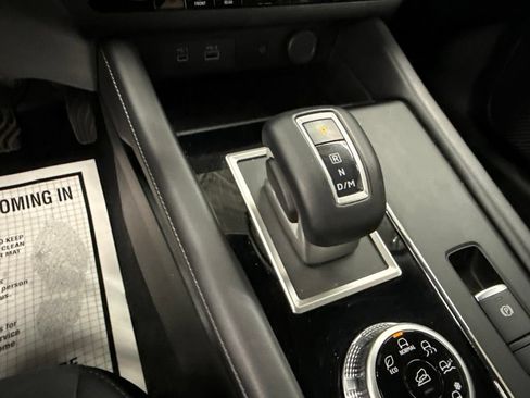 Used 2024 Mitsubishi Outlander AWD image 38